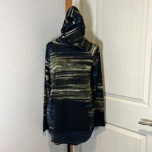 NWT Lularoe Amber hoodie Medium